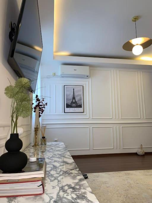 Апартаменты Little Paris Boutique Бухарест Экстерьер фото